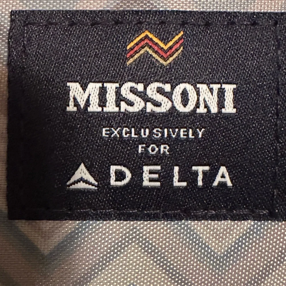 Missoni Delta Travel Kit Exclusively for Delta Navy Blue Perfect for Toiletries